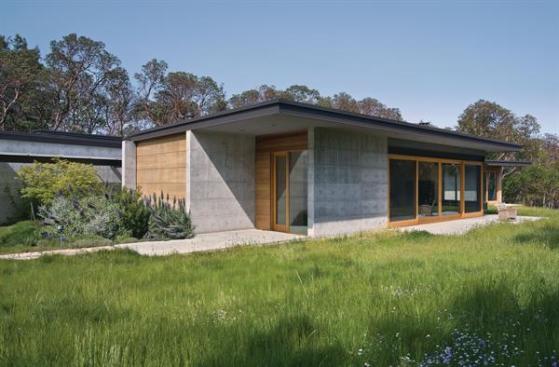 Native grasses, which require little or no watering, naturally go dormant during Northern California's annual dry season.