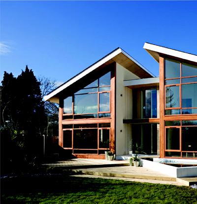 LIGHT AND BRIGHT: Enhanced vapor transfer panels by Britain's Excel Building Solutions were used to build this contemporary house. The panels are more than 80 percent lighter than a brick-and-block structure, simplify the building process, prevent condensation, and minimize energy consumption.