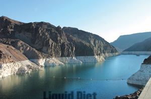 TAPPING A DRYING WELL: Las Vegas is building a third pipeline to its primary water source, Lake Mead, which, at 12.6 million  acre-feet, is currently less than 49 percent full.