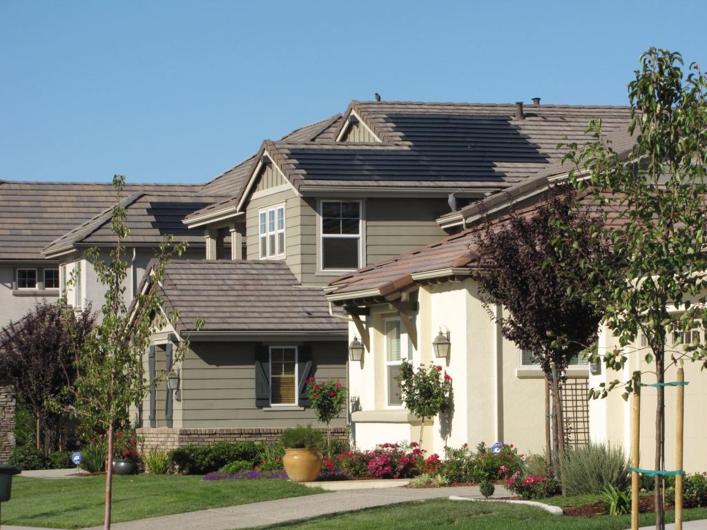 A GREENER FUTURE: Lennar has extended a pilot solar leasing program, which it launched last fall in Sacramento, to other markets in California. Pictured is Lennar's Ironcrest community in Sacramento. During the pilot, Lennar installed more than 150 solar systems under 10-year leasing agreements with homeowners.