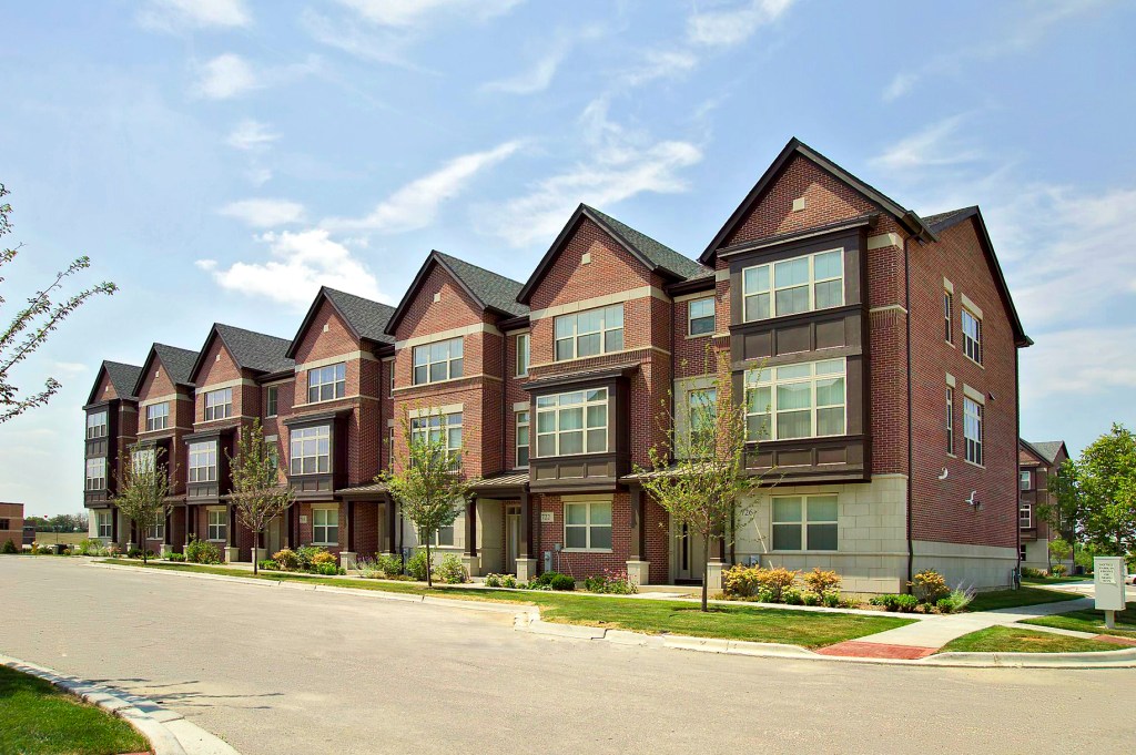 The Jacobs Companies Aspen Pointe project featuring 132 townhomes with floor plans ranging from 2,100 to 2,400 square feet in Vernon Hills, Ill.