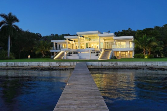 The exterior of the SmartHome Integration client's Sarasota, Fla. home.