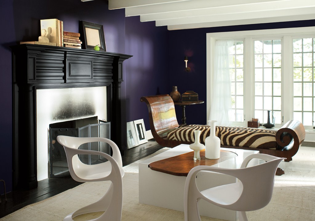 Benjamin Moore's 2017 Color of the Year, Shadow, adds depth to the room with a rich color.