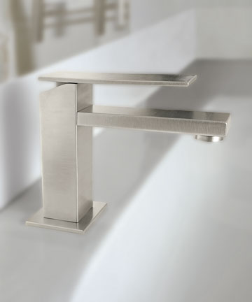 California Faucets’ newest addition to the Morro Bay series is a single-hole lavatory faucet with an ultra-thin handle that operates independently of the faucet body, appearing to hover just above it.