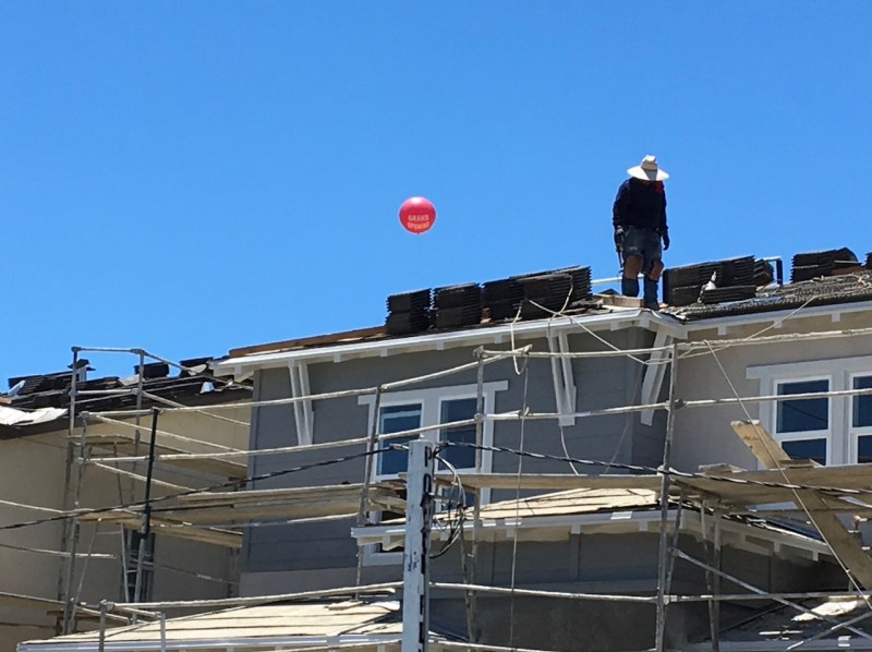 BUILDER photo.