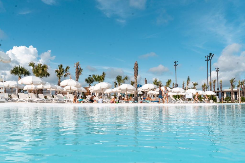 Land Tejas' Lago Mar 12-acre lagoon in Texas City, near Houston.