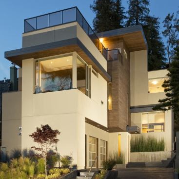 Clever Homes produces finely detailed SIP-constructed custom homes that, when completed, look like any other home. The Johnson Residence in Oakland, Calif., features stucco and wood siding.