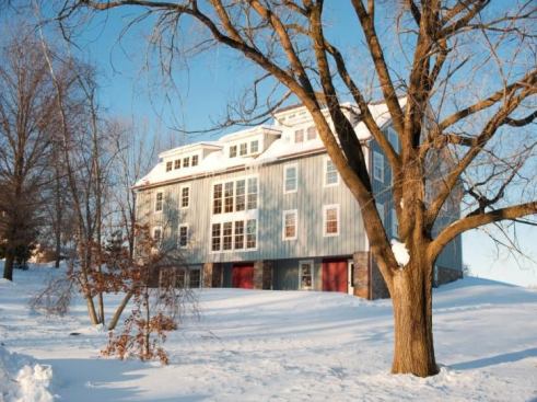 Inspired use of windows let the outside in and helped architect Kevin Ruedisueli clinch a myMarvin Architect’s Challenge Award.