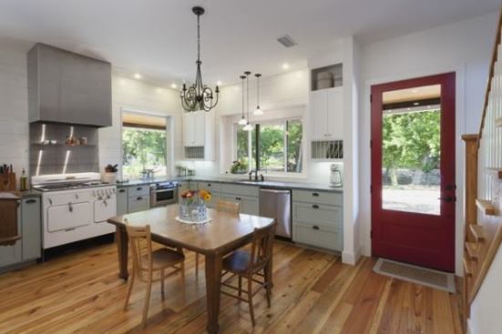 Located on an organic farm in East Austin, this new home has a traditional form with some modern details.