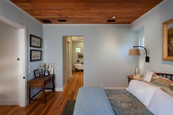 Located on an organic farm in East Austin, this new home has a traditional form with some modern details.