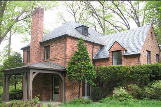 Before: The existing rear facade was added onto during the renovation.