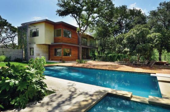 Built by KRDB, the Snowhorn House in Austin uses structural insulated panels and a steel frame. It received LEED Platinum certification.
