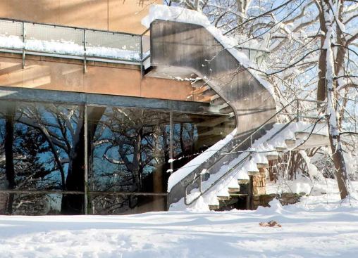 More recent photos of the hsoue.