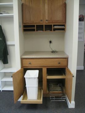 Patco installs a stop-and-drop area in all its homes with room for keys, wallets, purses, and a junk drawer, as well as a convenient spot to immediately dispose of unwanted mail.