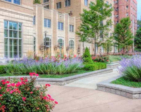 This active adult community was planned around a generous commitment to outdoor living: Nearly two-thirds of the project is dedicated to green space. Al fresco amenities include walking paths, dining areas, a concert lawn, seating spaces, and garden beds for residents who prefer to grown their own. Project: The Mather, Evanston, Ill.; Developer/Builder: Mather LifeWays, Evanston; Architect: Solomon Cordwell Buenz, Chicago; Photo credit: Courtesy Mather Lifeways