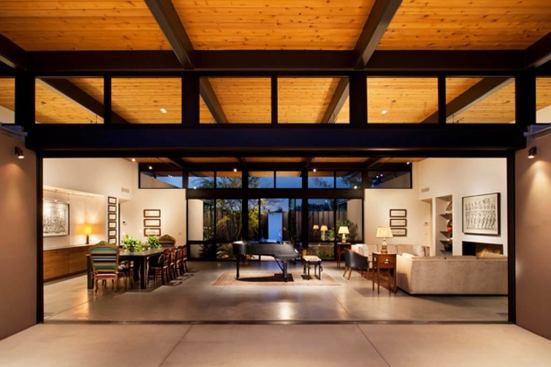 The Circle HH residence’s living spaces flow unimpeded from indoors to outdoors.