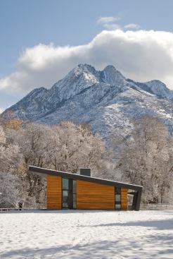 Set against the dramatic backdrop of the Wasatch Mountains, this project’s simple lines and striking form complement its majestic surroundings without competing with them. Floor-to-ceiling windows on all sides allow residents to take in the landscape. Project: The Pasture Product; Location: Holladay, Utah; Builder: Benchmark Modern; Architect: Imbue Design.