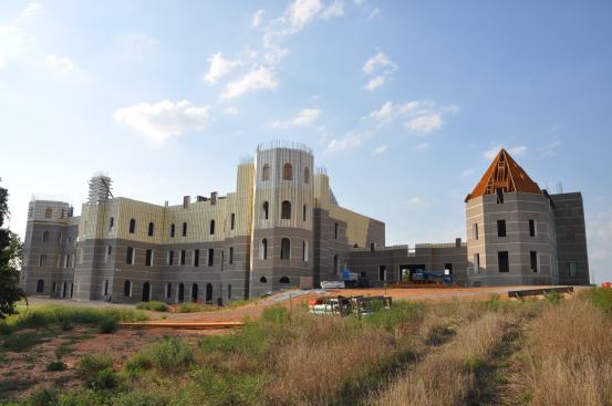 Concrete Edifice: A 72,000-square-foot chateau called Pensmore is being built in Missouri using an energy-storing concrete forming system that the home’s owner, Steve Huff, believes is a breakthrough in durability and life-cycle cost effectiveness.