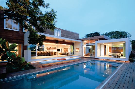 This masterful design successfully blurs the line between indoor and outdoor spaces, allowing the pool and patio to play center stage while working together with both public and private indoor areas thanks to direct access points from the kitchen and master bedroom. The home was named the 2012 Watermark Awards Project of the Year. Project: Appleton Living, Venice, Calif.; Builder: CORE Construction, Los Angeles; Architect: MINARC, Santa Monica, Calif.