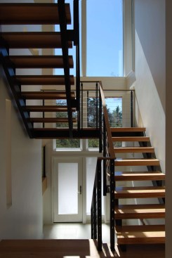 The+steel+and+wood+stair+allows+southern+light+to+penetrate+deep+into+the+house.++