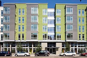 901 JEFFERSON As opposed to many walkable developments, Oakland actually has too much retail storefront space. One of the challenges was making ground-floor residences private, light, and quiet.