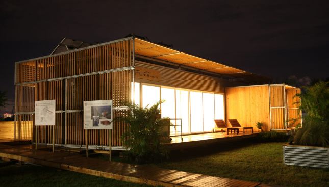 Team Florida struggled in the overall competition, but its house was cleverly designed. The FLeX House is a prefabricated prototype that opens up to take advantage of passive cooling during mild months and closes down to take advantage of the highly efficient mechanical systems during months of temperature extremes.