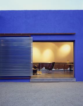 Inexpensive steel studs mounted onto metal apertures offer a high-end custom look at low cost -- a durable option for areas facing extreme heat. Project: Private Residence, Tucson, Ariz.; Architect: Ibarra Rosano, Tucson.