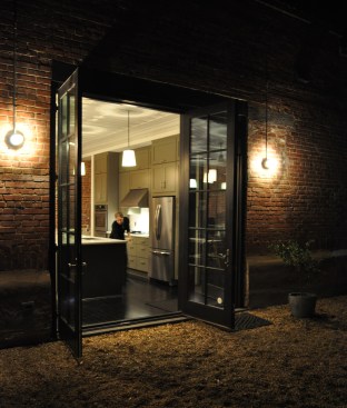 New openings were made in the old building to encourage good flow between the kitchen and the brand-new garden. 