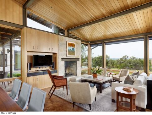 Kolbe aluminum-clad windows provide an average U-value of 0.31, which helps mitigate solar heating during the sweltering summer months.