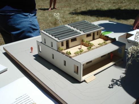 A model of the duplex as seen from the back.