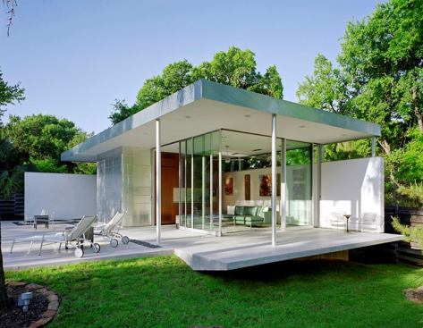 2008 Merit Award -
Outdoor Pavilion, Austin, Texas
Entrant/Architect: Steinbomer & Associates Architects, Austin, Texas;
Builder: MG Construction Works, Austin Though only 620 square feet, this backyard pavilion serves as pool house, guesthouse, office, retreat, entertainment space, and ancillary art gallery for the art dealers who own it.