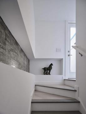 Front Unit Stair