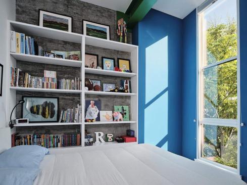 Rear Unit Kid's Bedroom
