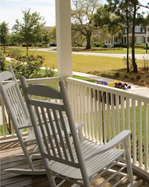 Thanks to open floor plans and large entertaining spaces that flow from indoors to out, these second-home residents can truly enjoy the slow Southern charm of their surroundings.