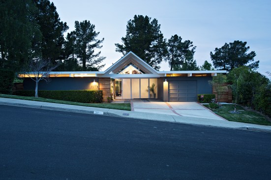 Double+Gable+Eichler+Remodel+by+Klopf+Architecture