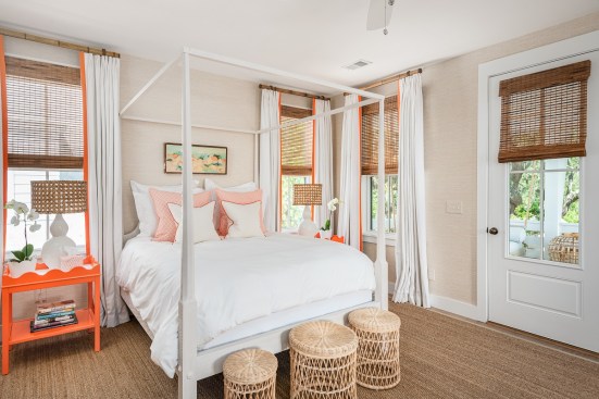 In the 7923 Flagship Lane model, all three of the home’s bedrooms were designed with their own attached bath for ease with guests or children.