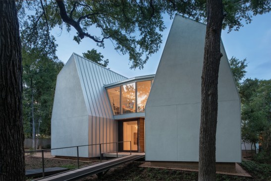 Snyder Hill Residence by A. Gruppo Architects in San Marcos, Texas