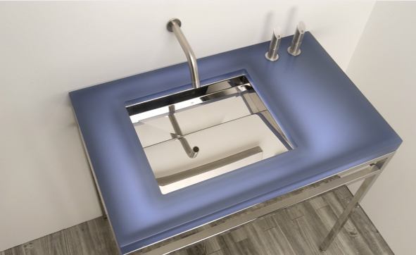Neo Metro’s Ebb Concept stainless steel sinks make it hard for you to find the drain. Available in various sizes and configurations, the stainless steel units can be wall-mounted, undermounted, and come in different finishes and depths. www.neo-metro.com.