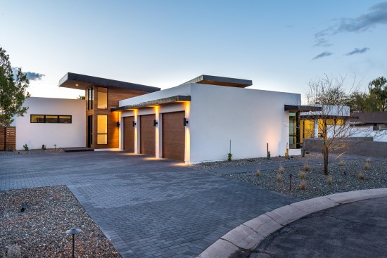 Owner Foyer Auto Court