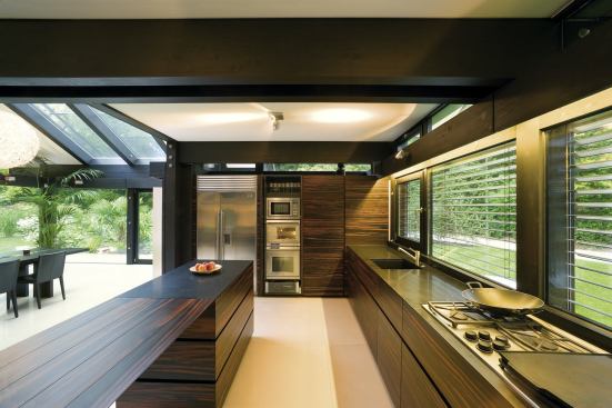 The kitchen inside a Huf Haus ART5 design.