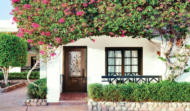 The rich wood detail of the AvantGuard collection complements the Mediterranean Luxe trend which consists of grand archways, wrought iron and intricate details for a luxurious and striking effect.