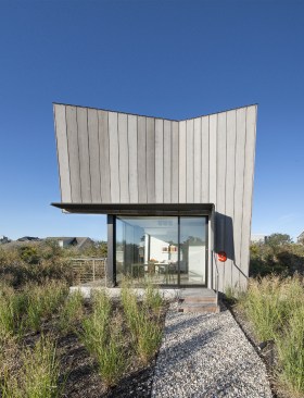 Beach Hampton, Bates Masi + Architects