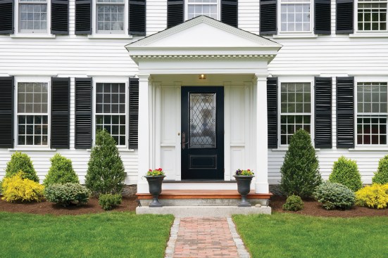 Go for timeless appeal that plays up historic English architecture with the classic look of the Belleville Smooth fiberglass door with decorative glass.
