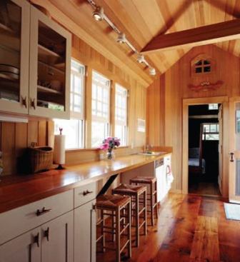 Exterior design elements were left unchanged, but architect Stephen Dadagian added new windows and made existing openings larger to bring in more light.