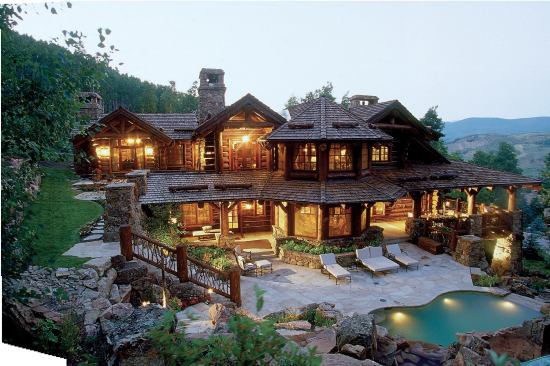 This large, complex house explores the limits of log construction.