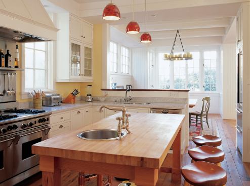 Despite its 19th-century San Francisco pedigree, the house evokes Eastern summer cottages in its use of formal elements to achieve a casual effect.