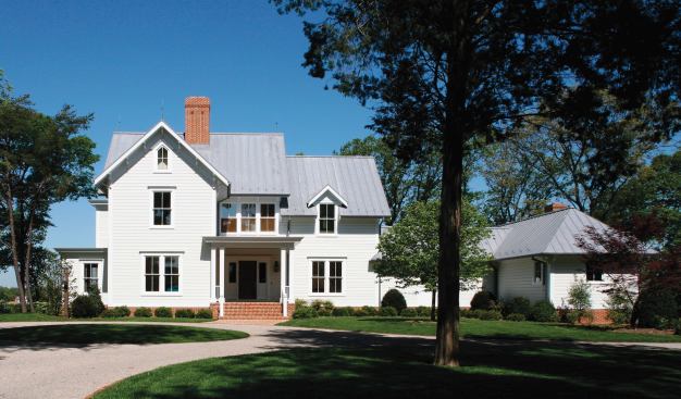Drawing liberally from the local 19th-century architectural vocabulary, this new riverfront home does its part to preserve the visual fabric of Maryland's Eastern Shore.