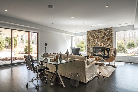 Garden room with gas fireplace