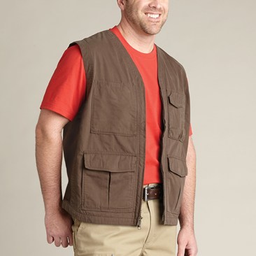 The Duluth Men’s Lightweight Working Man’s Utility Vest 82014 can do double duty, carrying gear on the job and serving as a lightweight vest after hours. 