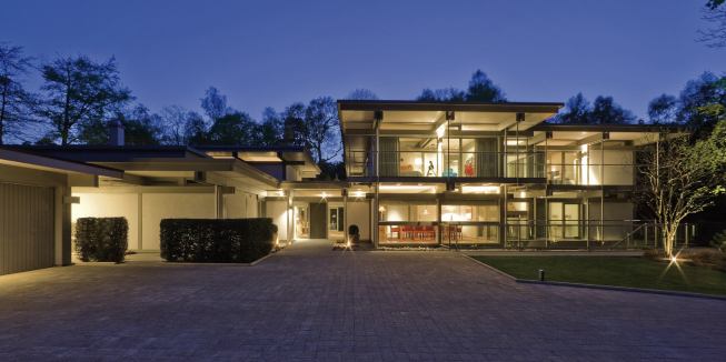 Huf Haus homes can be custom designed in flat-roof styles.